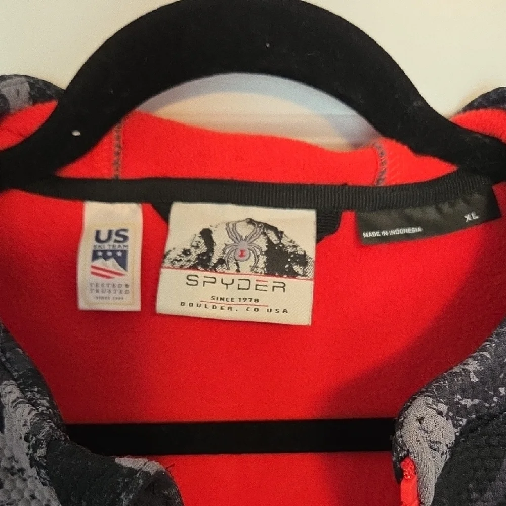 Spyder Black and Gray Camo Jacket.Spyder XL Slalom Full Zip Jacket! - Picture 4 of 6